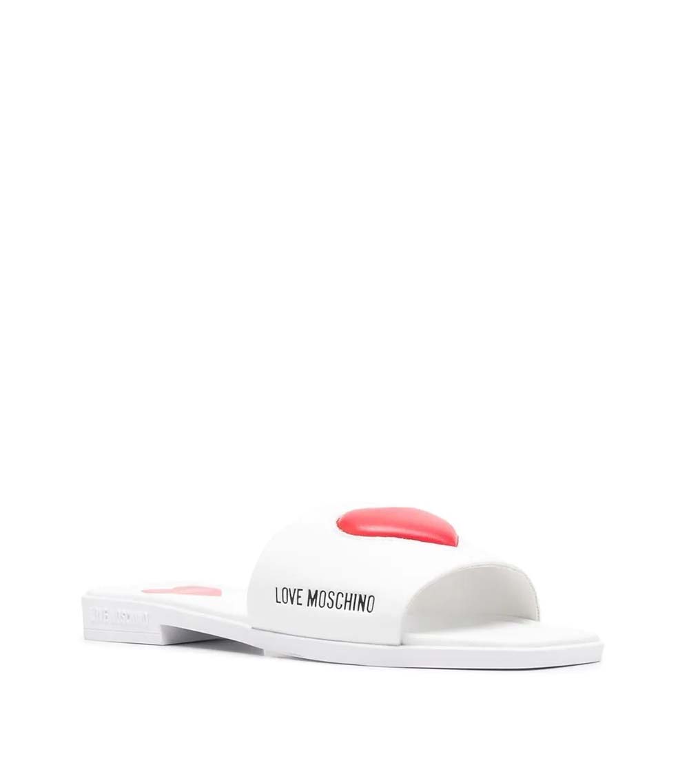 Love hot sale moschino flats