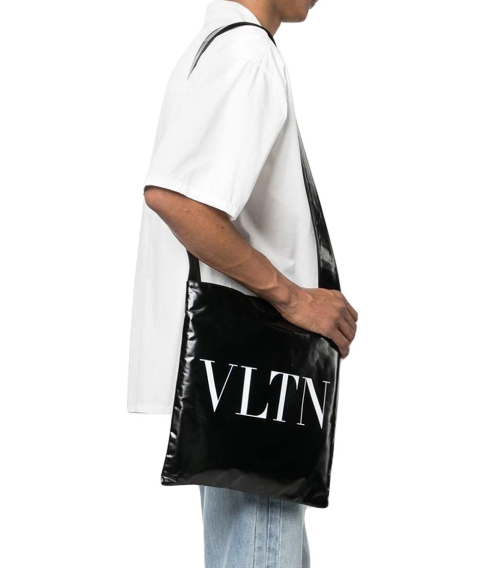 Tote vltn patent leather tote Valentino Garavani Red in Patent