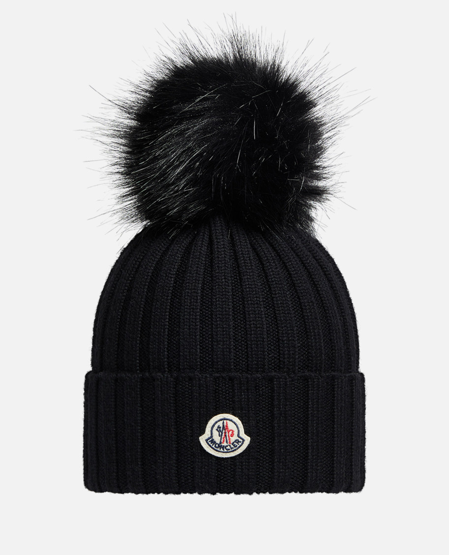 Moncler Black Logo Ribbed Texture Beanie Hat In Black