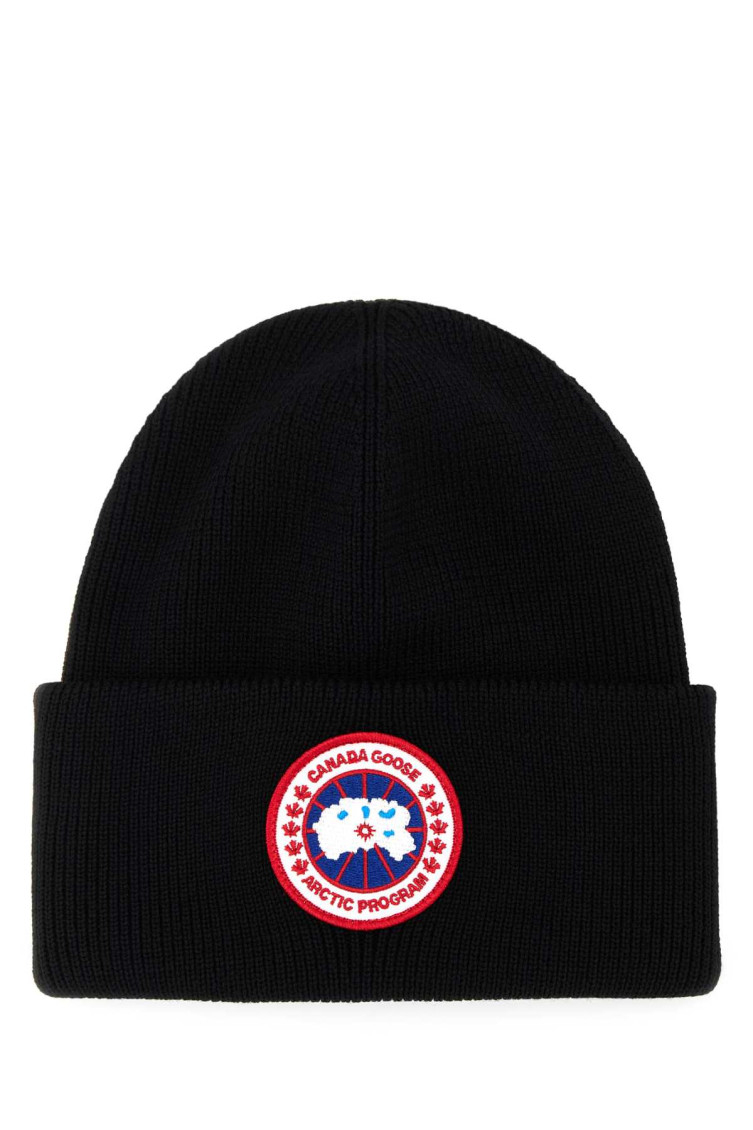Canada Goose Ribbed Black Merino Wool Toque With Contrast Emblem In Black