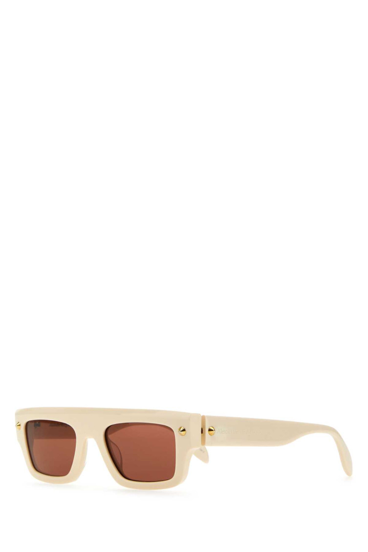Alexander Mcqueen Spike Studs Contemporary Square Frame Tinted Sunglasses In Off White