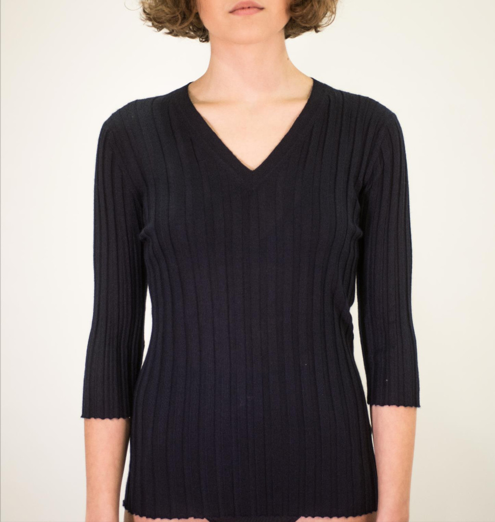 La Rose Blue V-neck Sweater Top In Blue