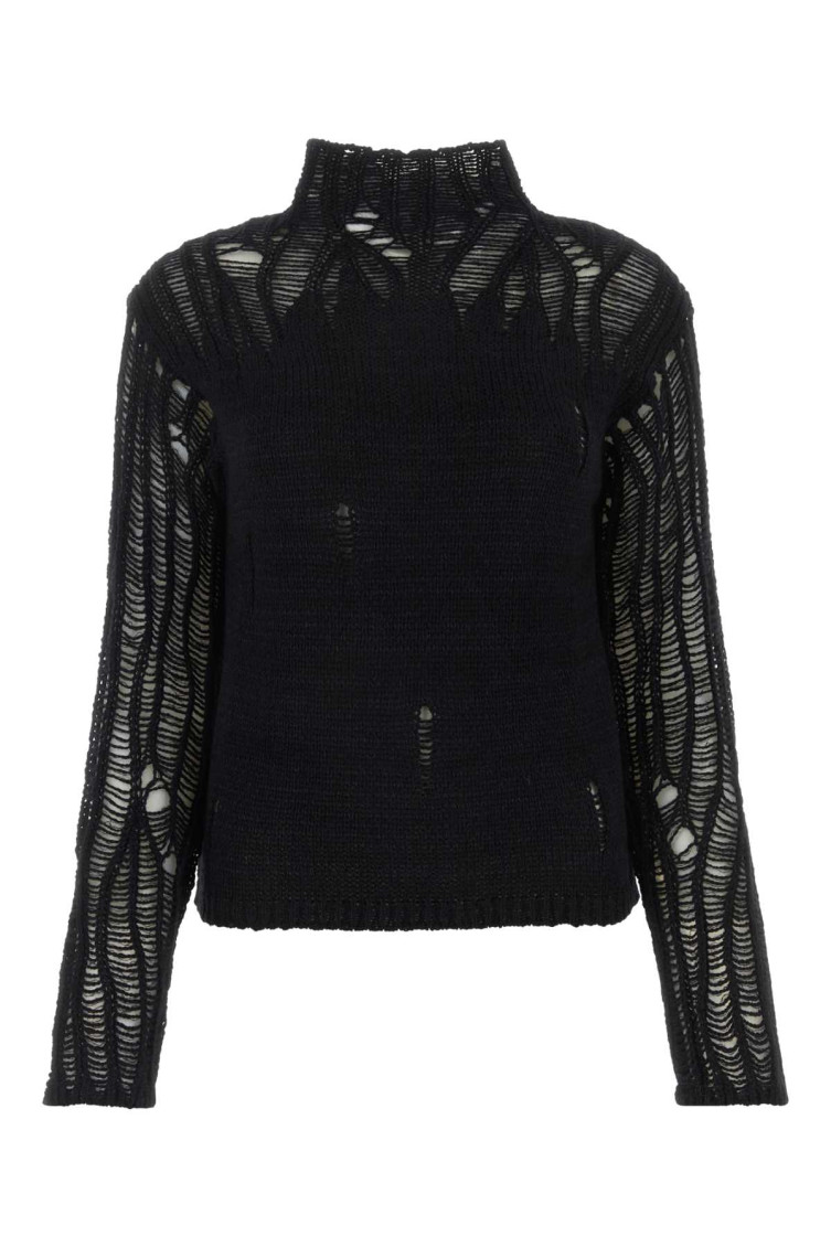 Chloé A Well-fitting Small High-necked Sweater In Black