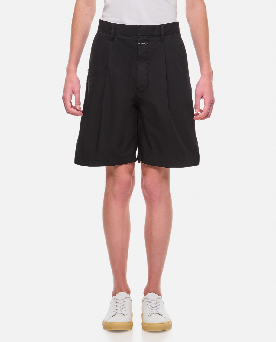 Closed Pleated Detail Shorts In Black