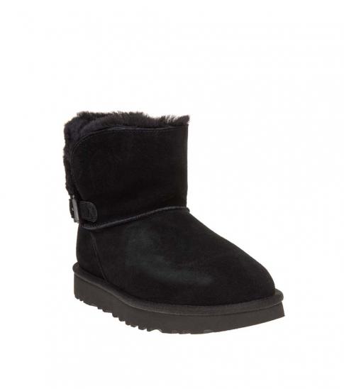 karel ugg