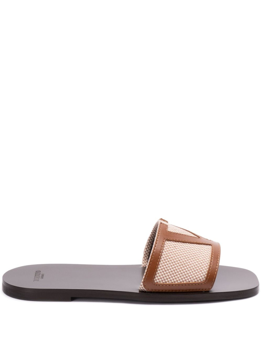 Valentino Garavani Superstar Slide Slipper With Vlogo Detail And Premium Materials