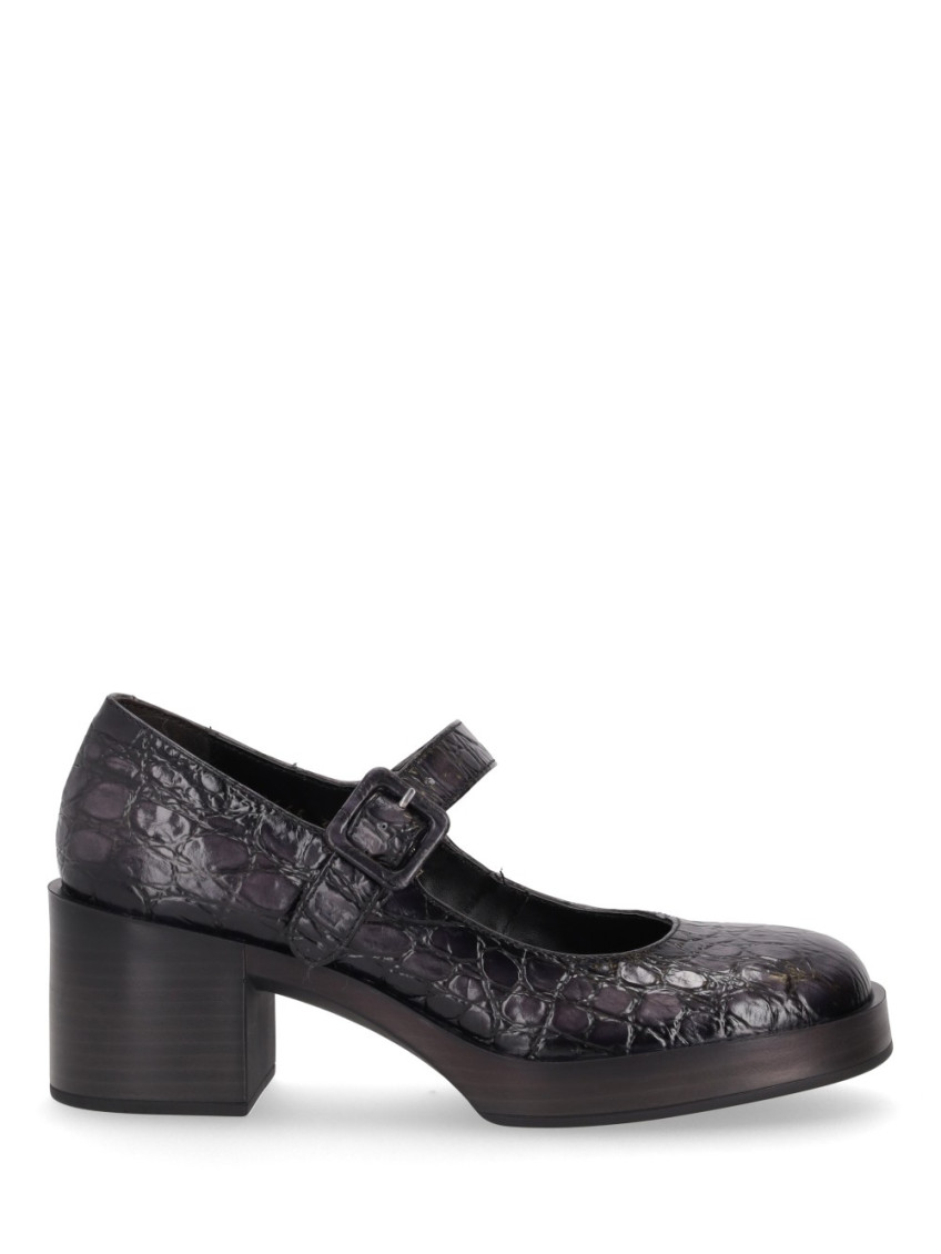 La Rose Black Leather Pumps In Black