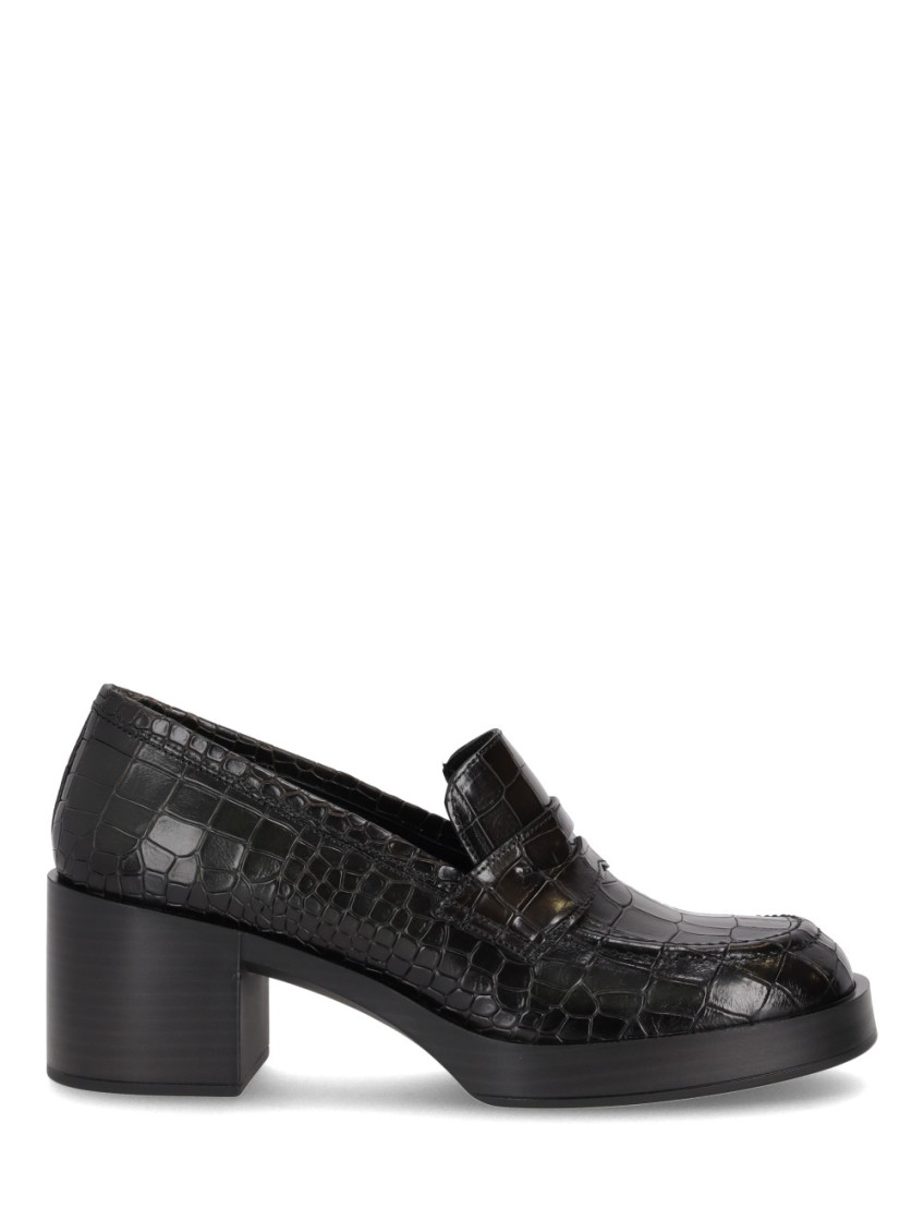 La Rose Black Leather Loafer Heels In Black
