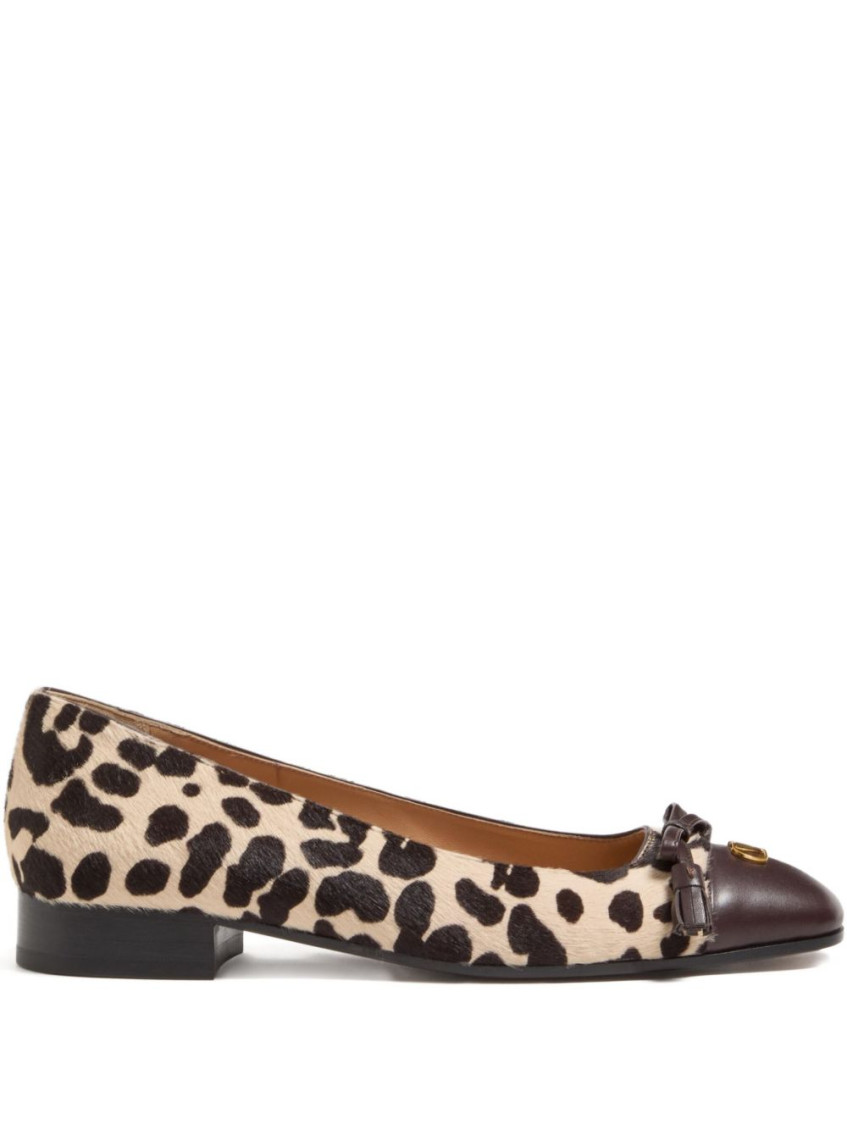 Valentino Garavani Leopard Print Slip On Ballet Flats In Animal Print