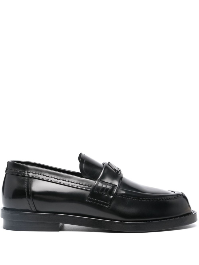 Alexander Mcqueen Men Seal Leather Loafers In Black