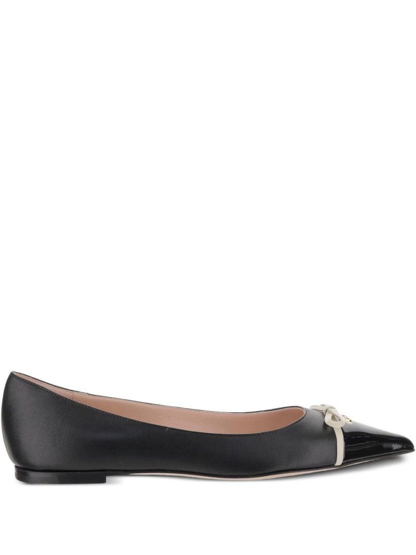 Valentino Garavani Bepointy Leather Ballets In Black
