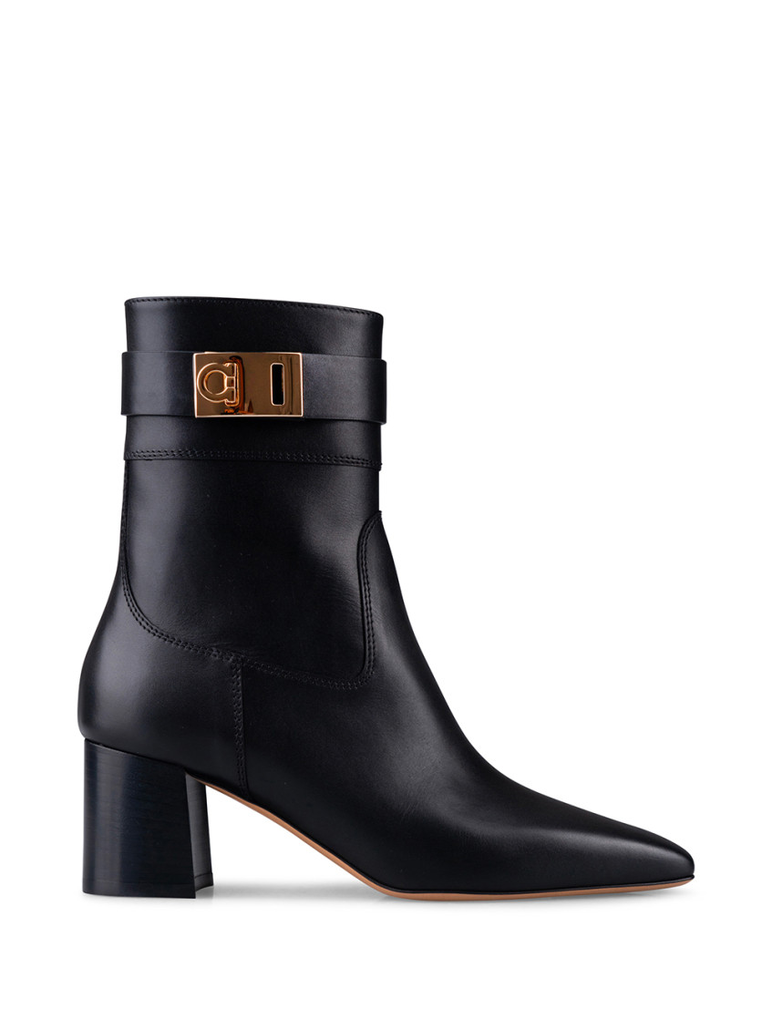 Ferragamo Rol 60 Leather Ankle Boots In Black