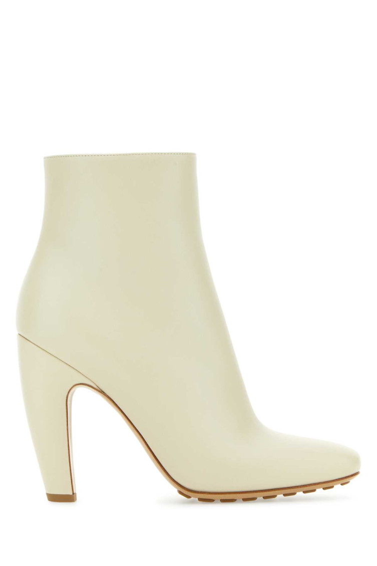 Bottega Veneta Beige Pointed Toe Boots
