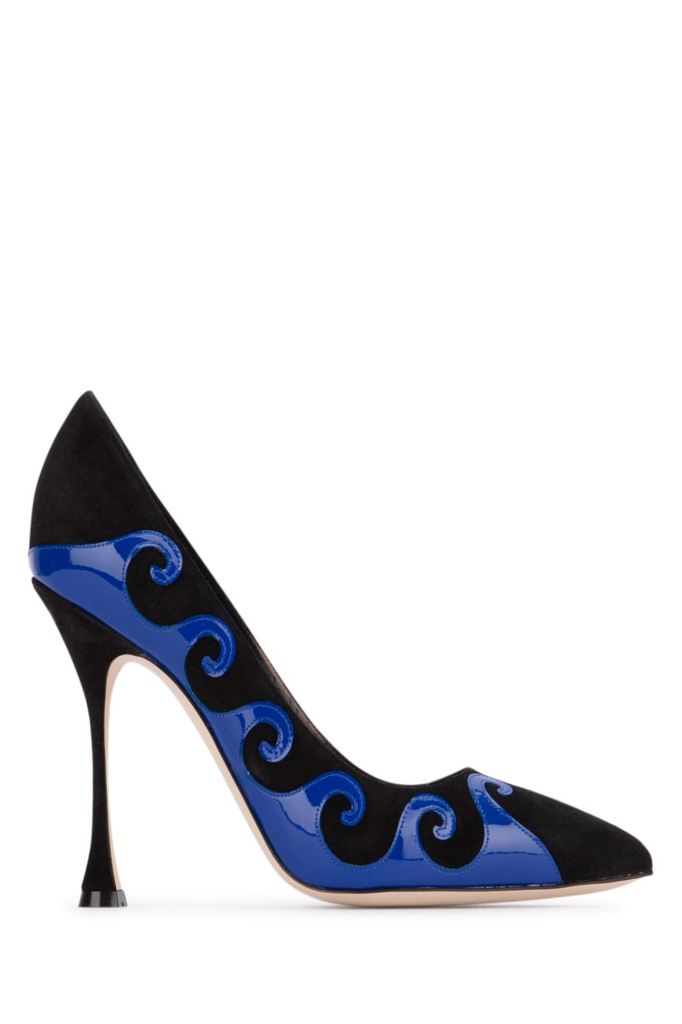 Manolo Blahnik Kasai Suede And Patent Leather Pumps In Black