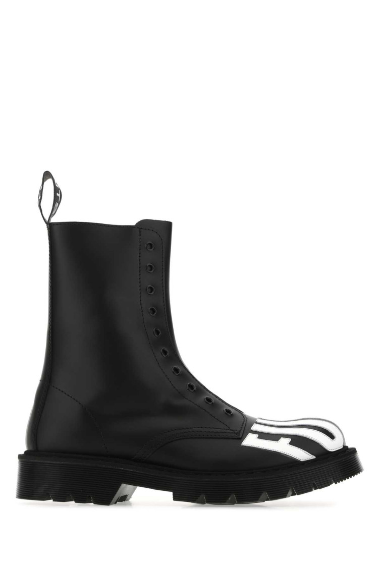 Vtmnts Leather Ankle Boots With Round Toe And Pull-tab In Black