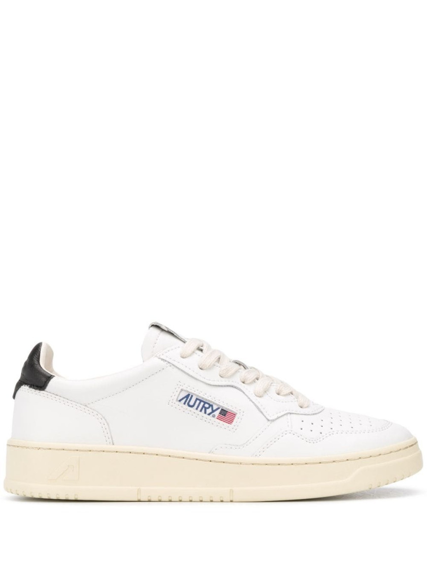Autry Medalist Low White Sneakers With Contrasting Heel Tab In Leather Man In White