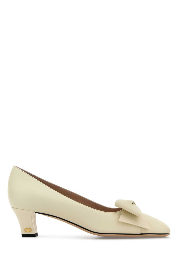Valentino Pointed Toe Pumps With Charming Bow Detail In White