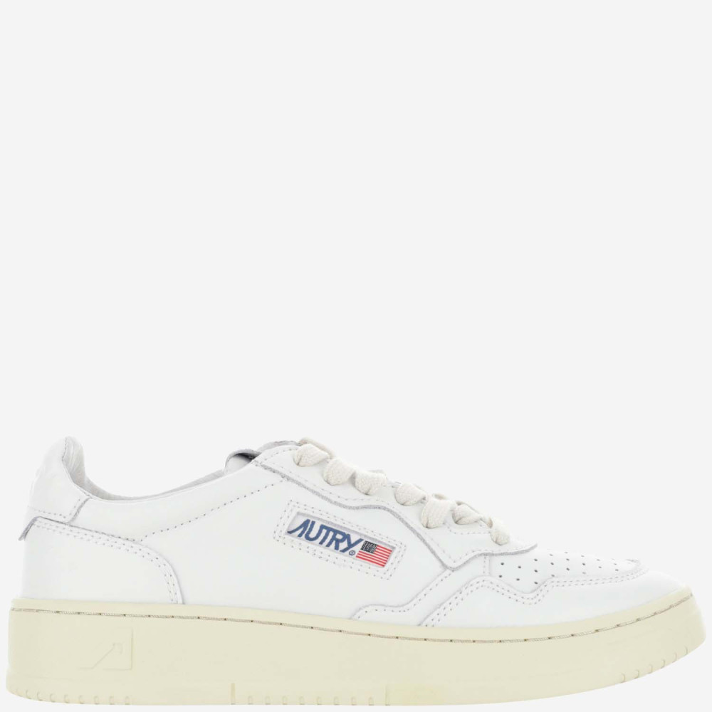 Autry Low Top Medalist Sneakers In White