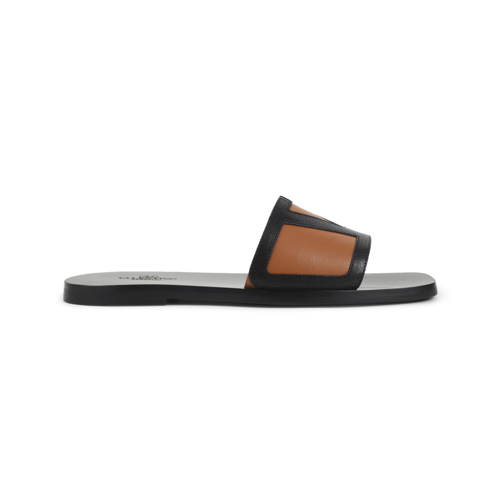 Valentino Garavani Men’s logo sandals sZ 44 $695 NIB Valentino Garavani | Shoes | Valentino Garavani Rubber  main image 2