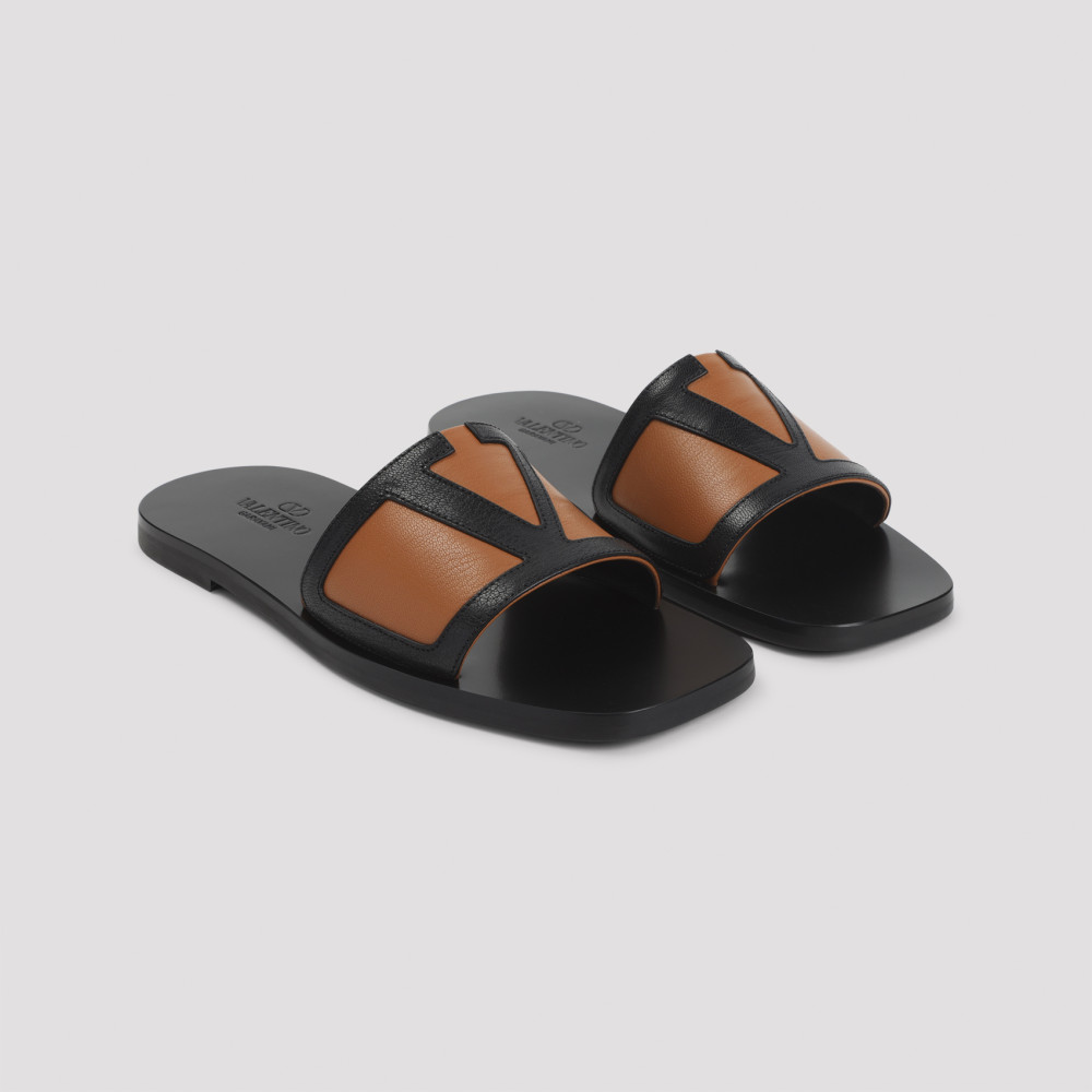 Valentino Garavani Men’s logo sandals sZ 44 $695 NIB Valentino Garavani | Shoes | Valentino Garavani Rubber  main image 4