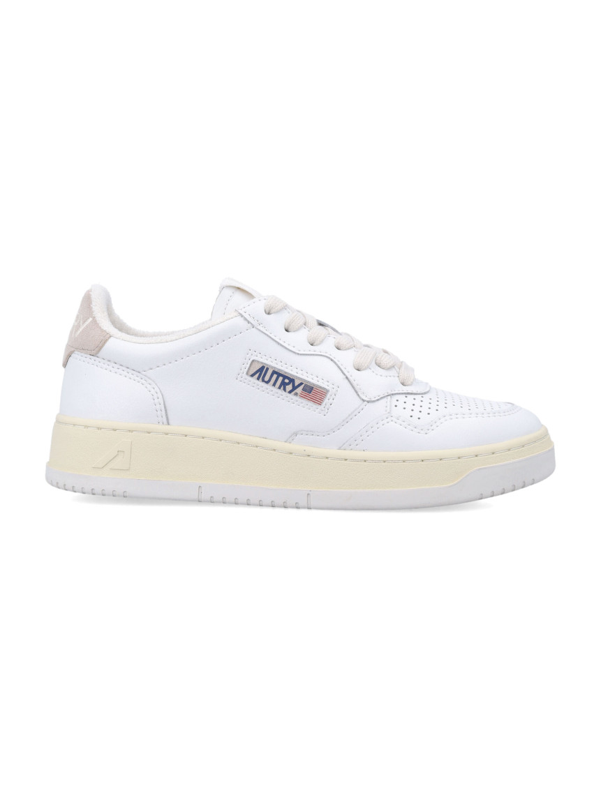 Autry Medalist Low-top Womans Sneakers In White