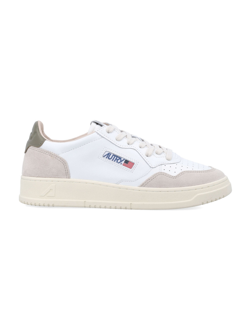 Autry Medalist Low-top Womans Sneakers In White