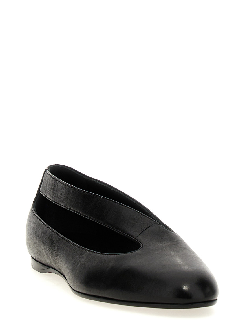 フラットシューズ Khaite 'Diana' Ballet Flats Diana cutout leather ballet flats in black - Khaite | Mytheresa