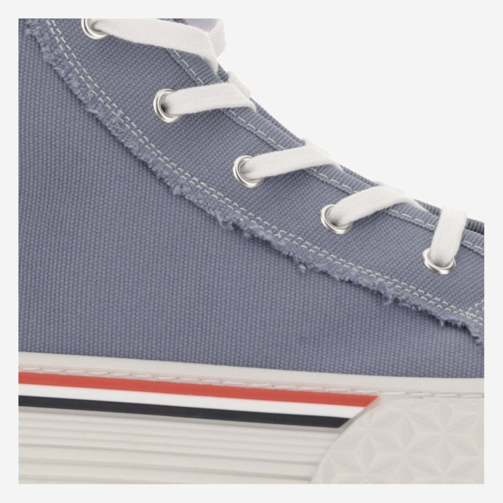 THOM BROWNE【スニーカー☆ライトブルー】関税送料込 THOM BROWNE - Tech Runner Seersucker Low Top Sneakers Thom