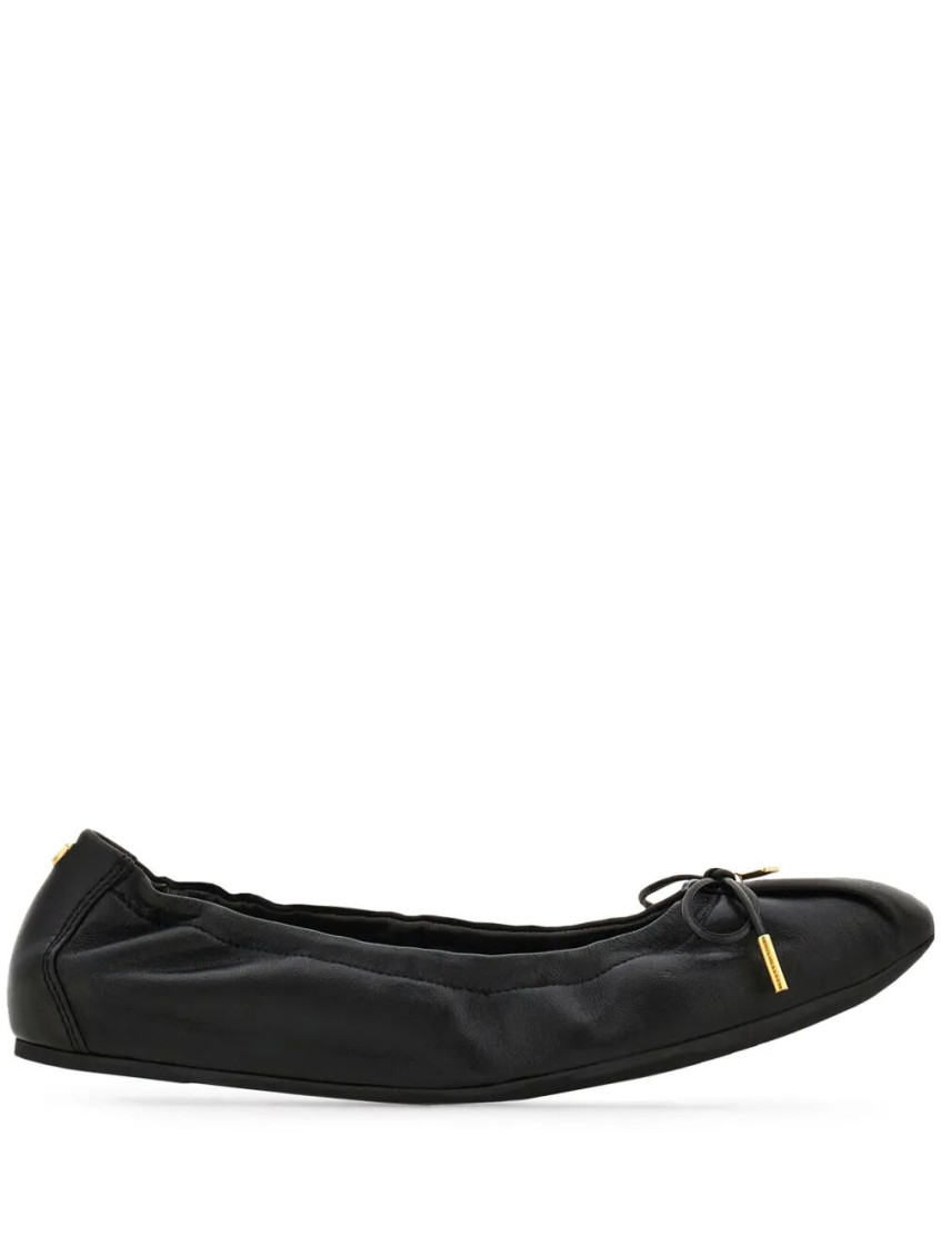 Ferragamo Black Leather Ballet Flats In Black