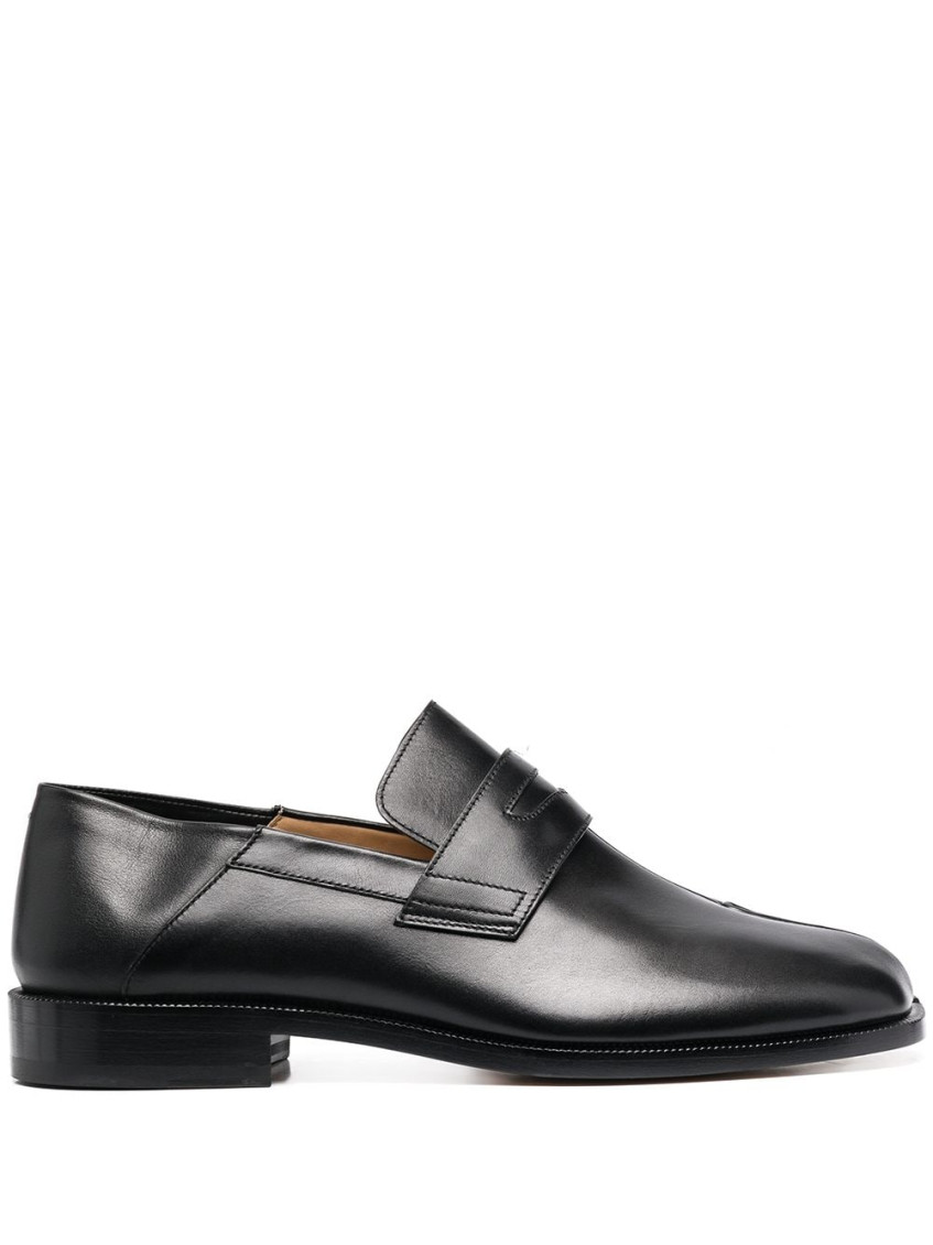 Maison Margiela Men Black Leather Tabi Loafers In Black