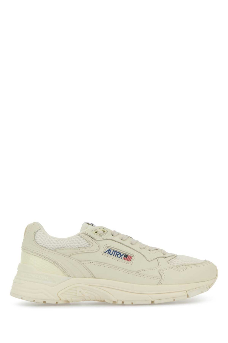 Autry Hyperway Sneakers In Whisper White Laminated Leather And Mesh In White