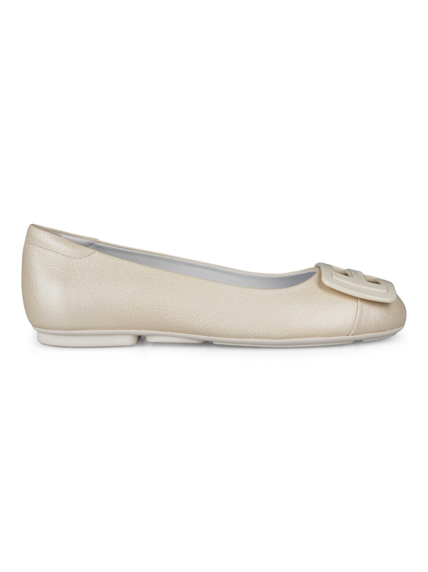 Hogan Round Toe Textured Finish Ballerina Shoes In White