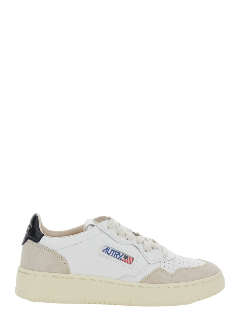 Autry Medalist Low Sneakers In White