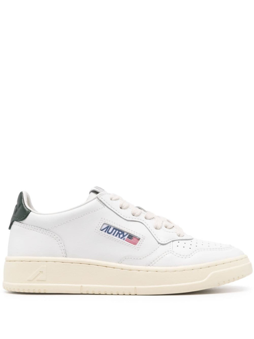 Autry Medalist White Low Top Sneakers With Contrasting Heel Tab In Leather Woman