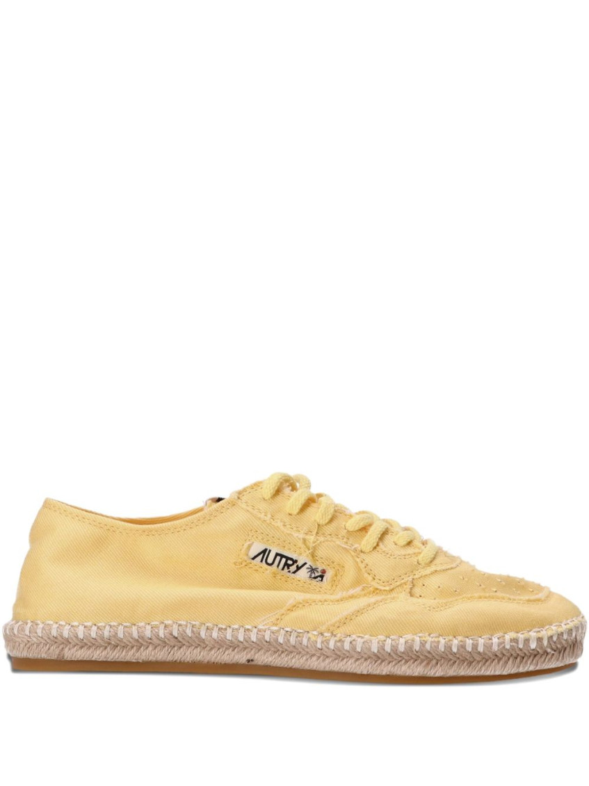 Autry Yellow Low Top Sneakers In Yellow